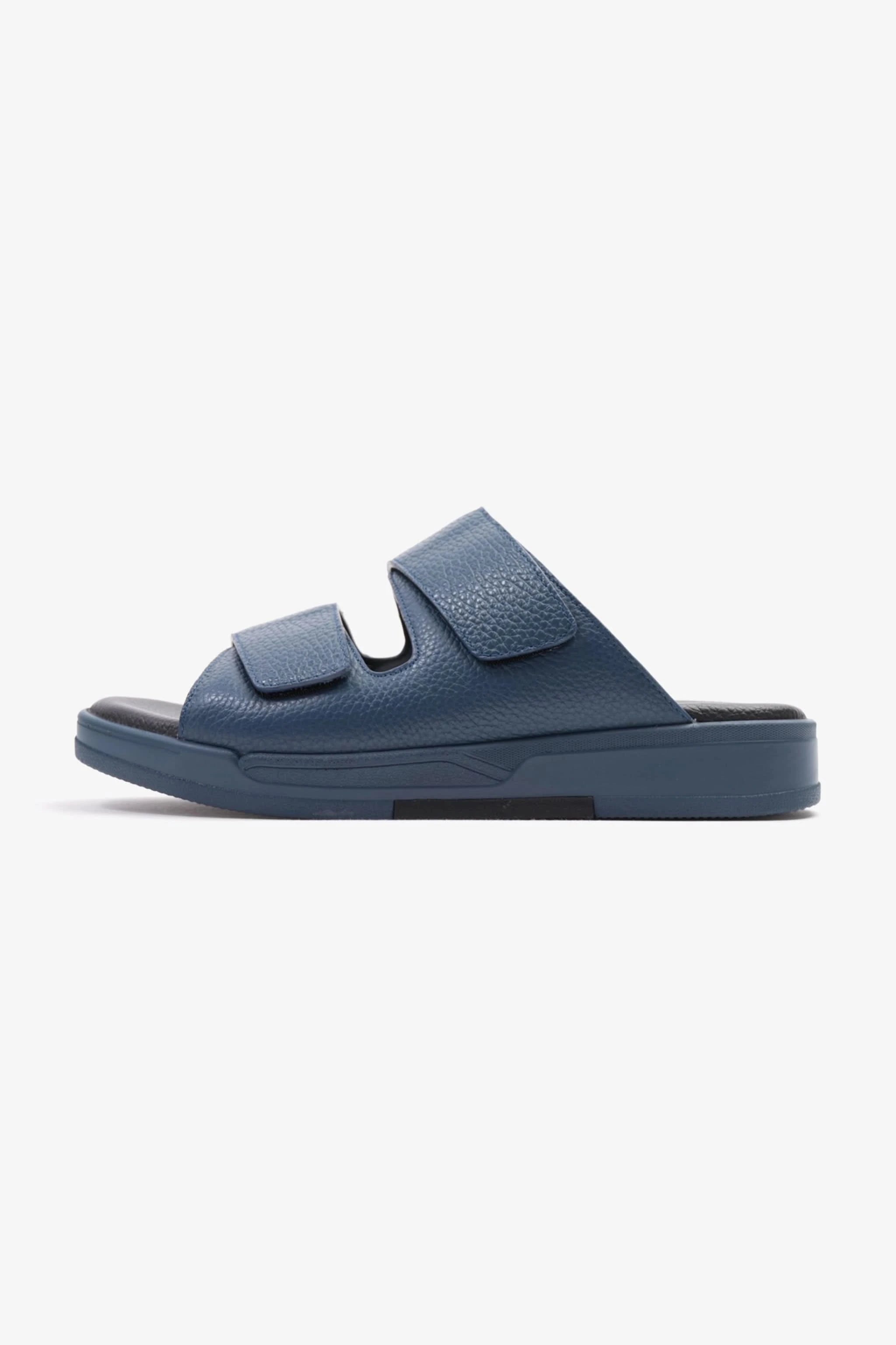 UOMO CAVALIER MEN'S LEATHER SANDALS, COMFORTABLE FOOTBED, SUMMER WEAR, VERSATILE NAVY - Seventy7