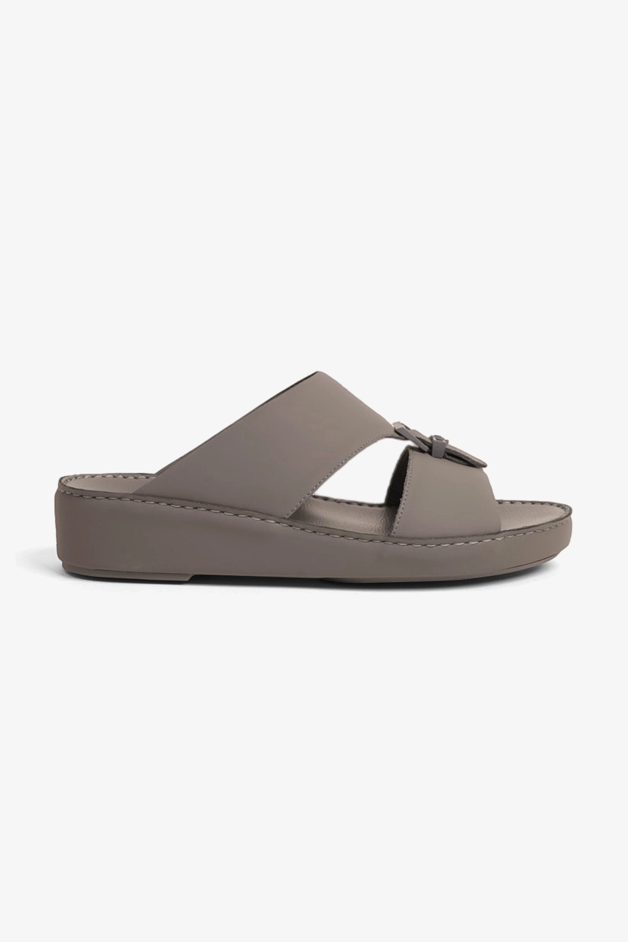 UOMO CAVALIER EMBOSSED LEATHER HANDSTITCHED ARABIC SANDALS GREY - Seventy7