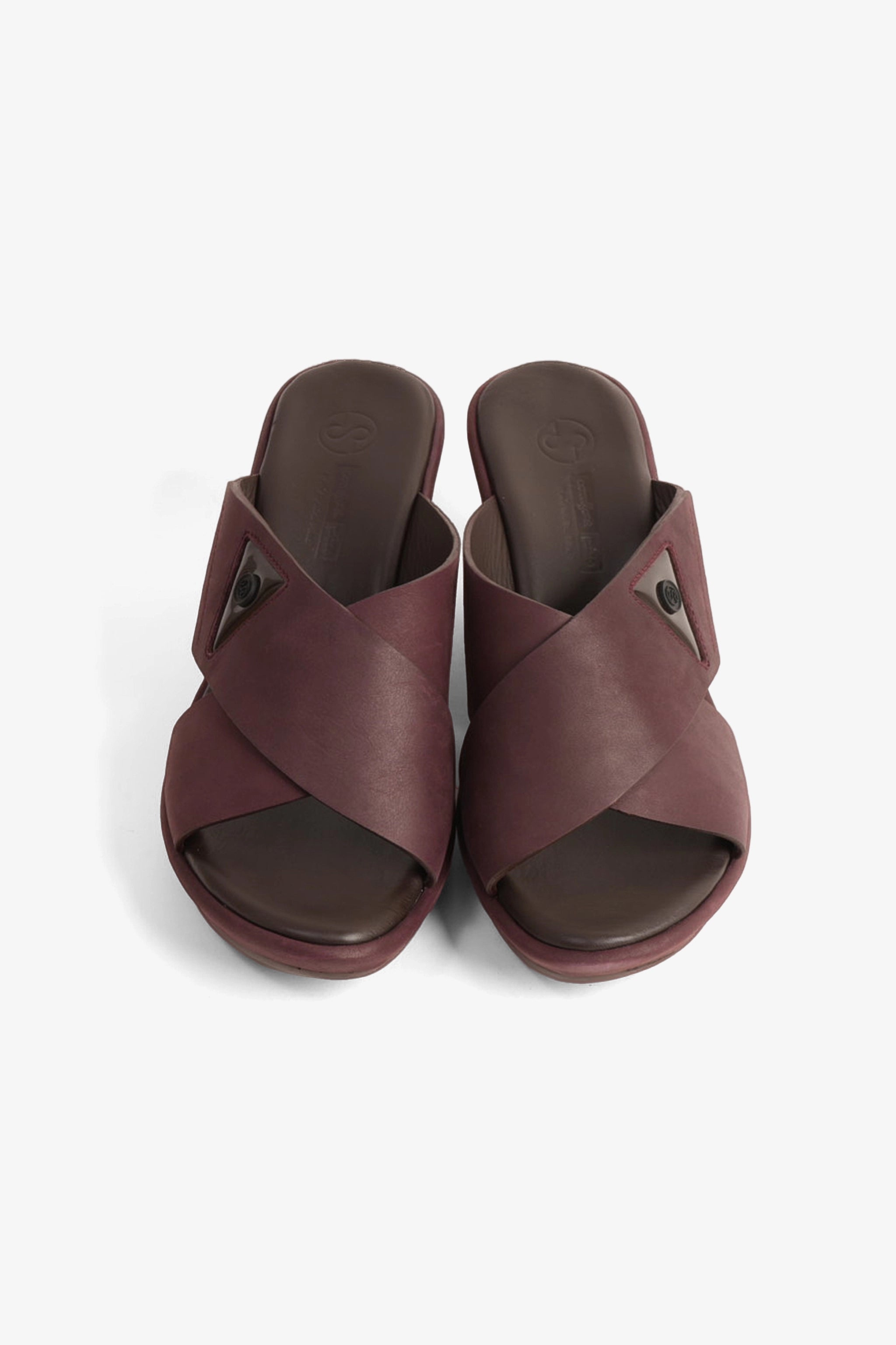 COMFORT PLUS LEATHER CROSS-STRAP WOMENS SLIDE SANDALS BROWN - Seventy7