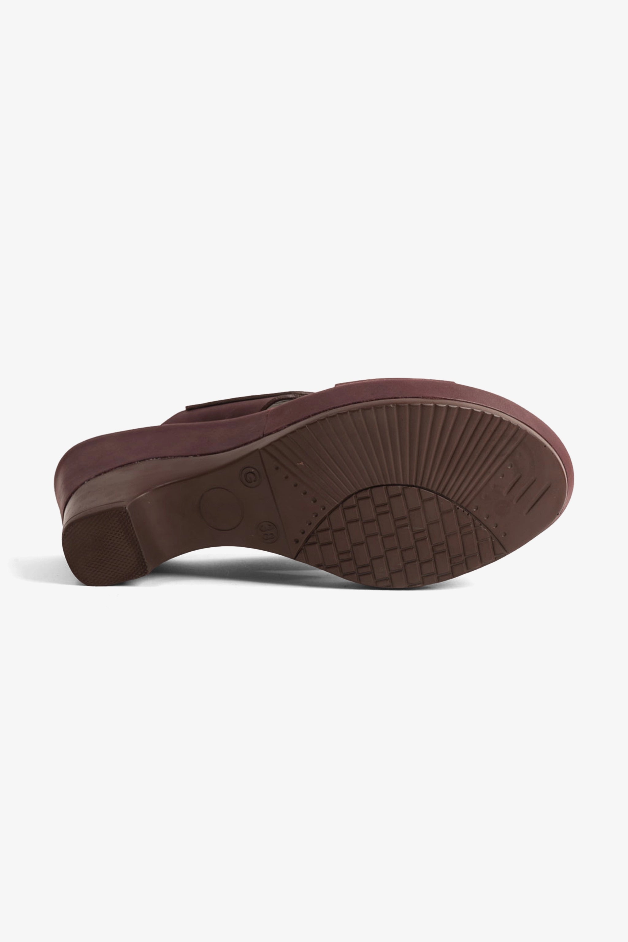 COMFORT PLUS LEATHER CROSS-STRAP WOMENS SLIDE SANDALS BROWN - Seventy7