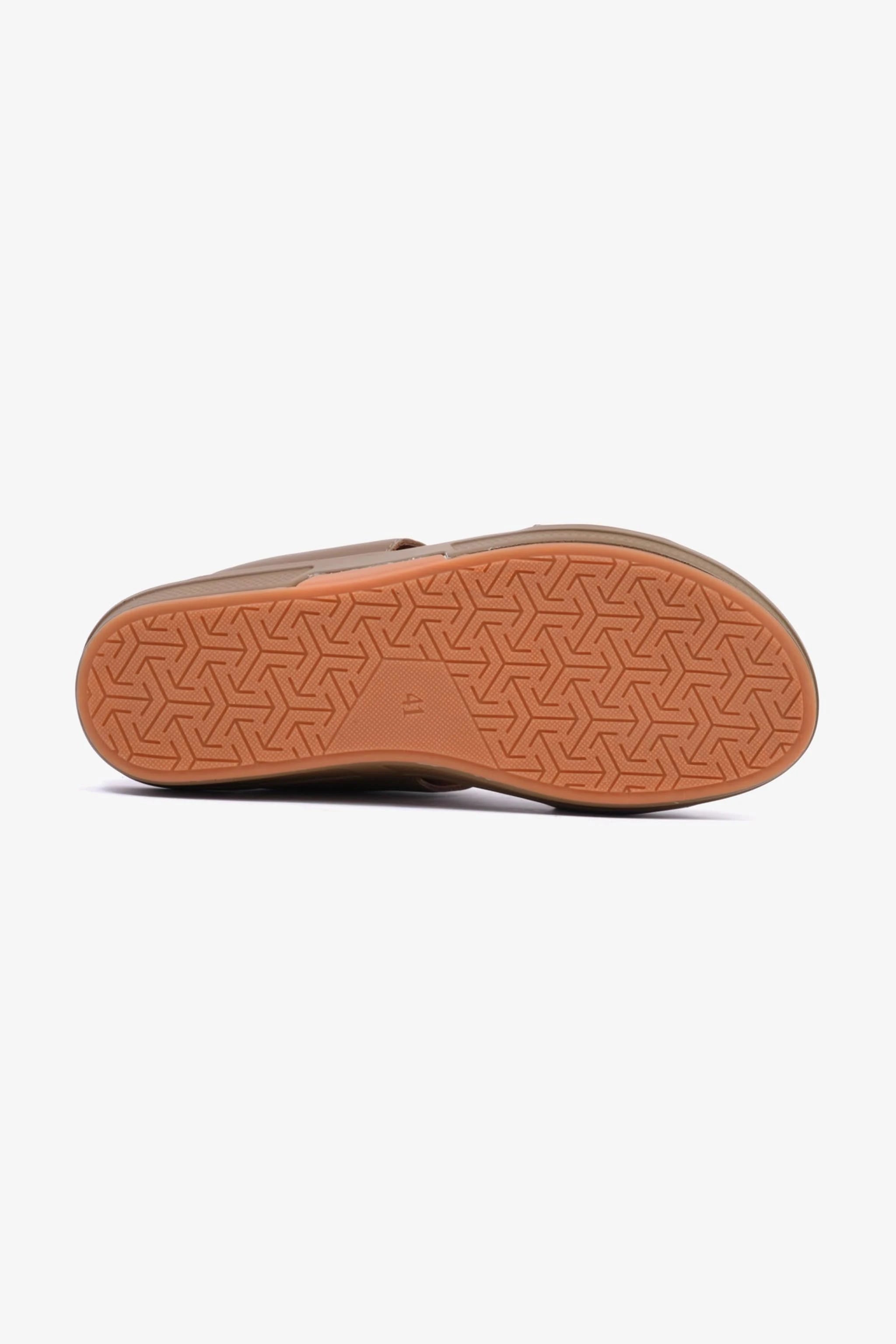 UOMO CAVALIER Men's Textured Leather Sandals with Metal Accent Mushroom - Seventy7