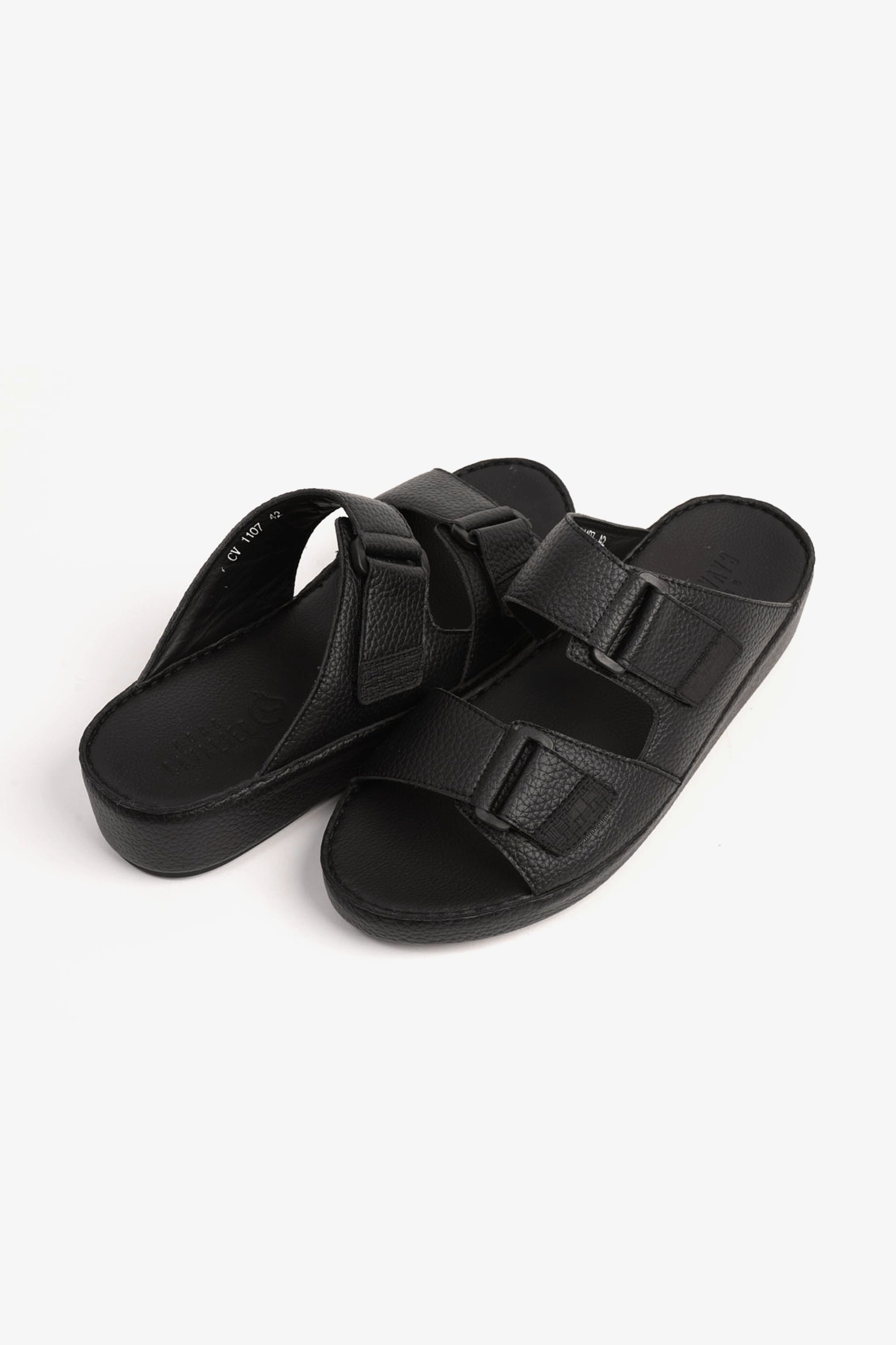 UOMO CAVALIER MEN'S ARABIC SANDAL WITH ADJUSTABLE STRAP BLACK - Seventy7