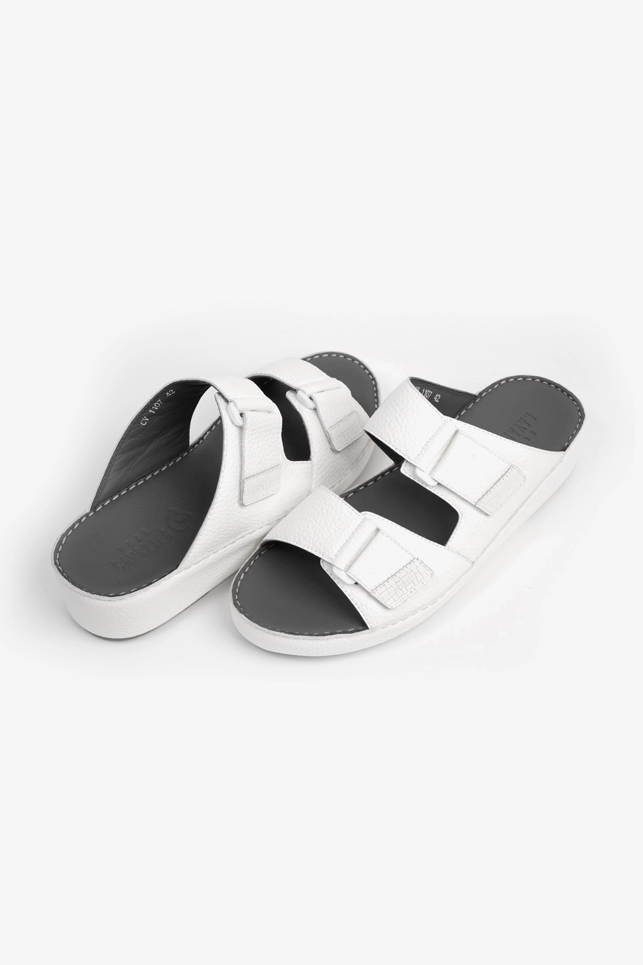 UOMO CAVALIER MEN'S ARABIC SANDAL WITH ADJUSTABLE STRAP WHITE - Seventy7