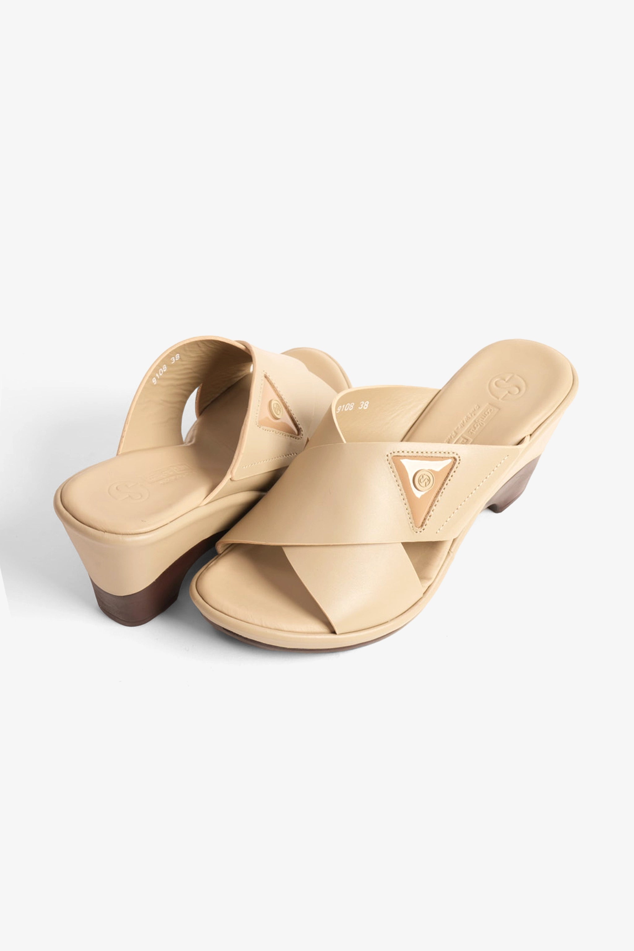 COMFORT PLUS LEATHER CROSS-STRAP WOMENS SLIDE SANDALS BEIGE - Seventy7