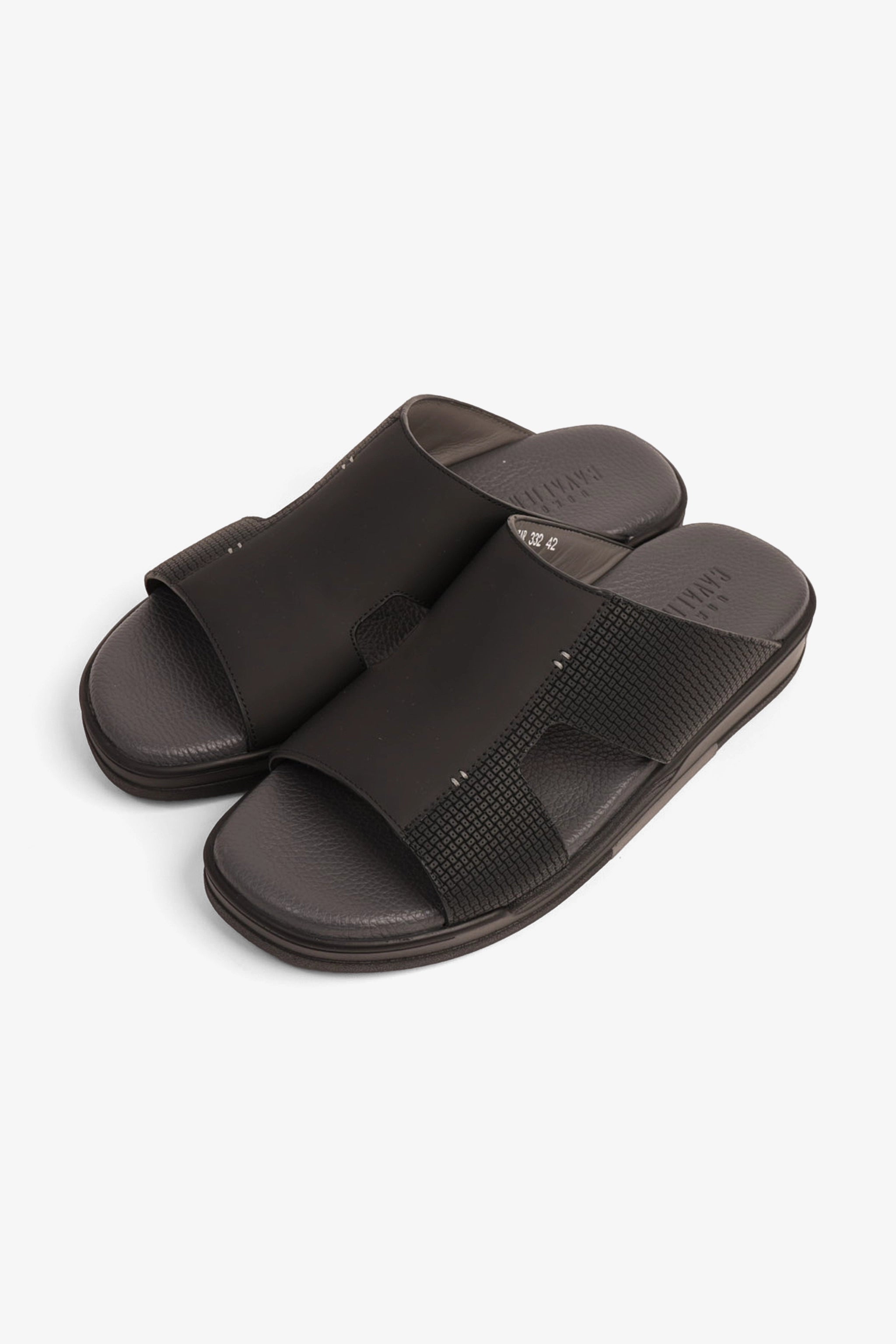 UOMO CAVALIER MEN'S ARABIC EXTRA CUSHIONED-BLACK - Seventy7