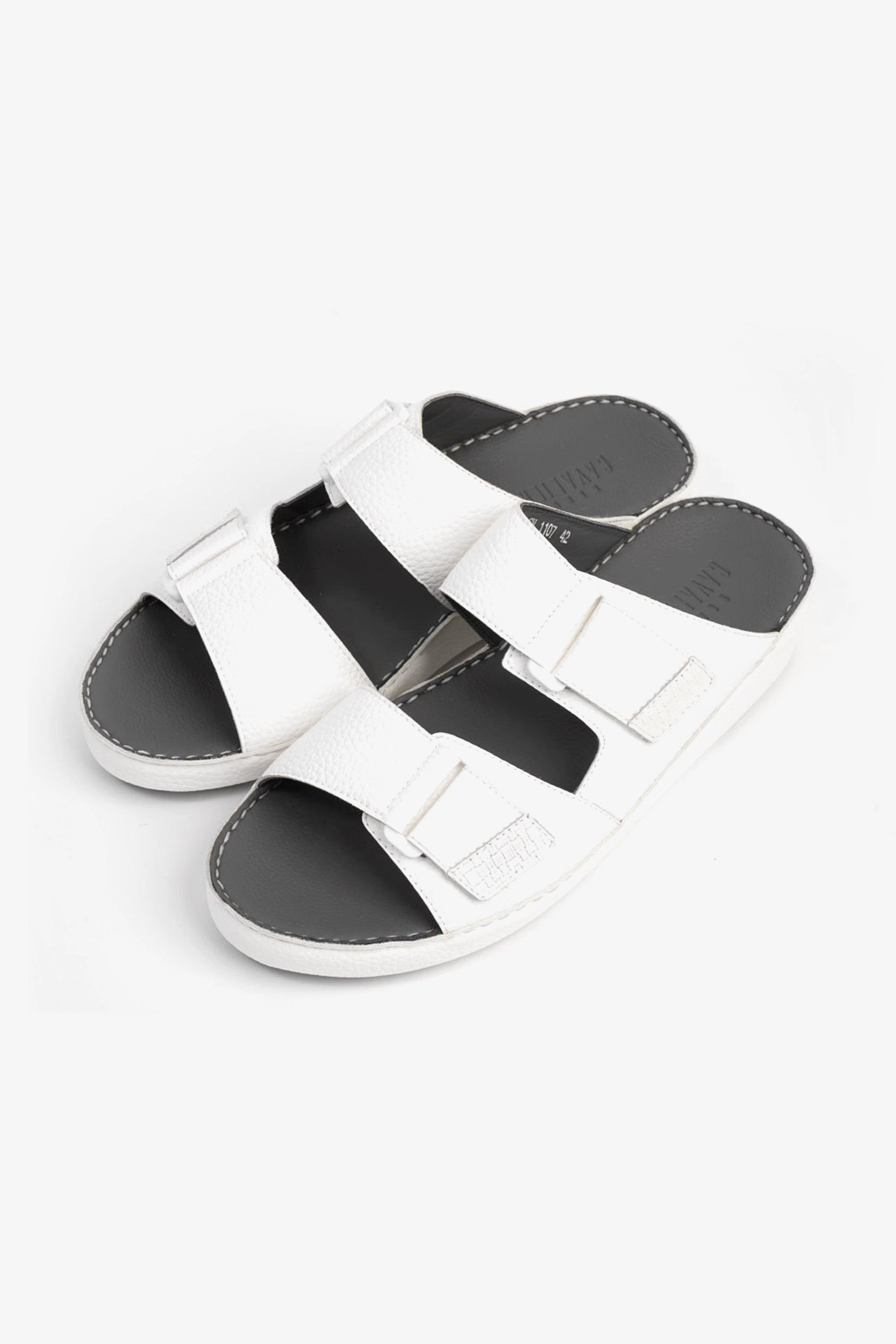UOMO CAVALIER MEN'S ARABIC SANDAL WITH ADJUSTABLE STRAP WHITE - Seventy7