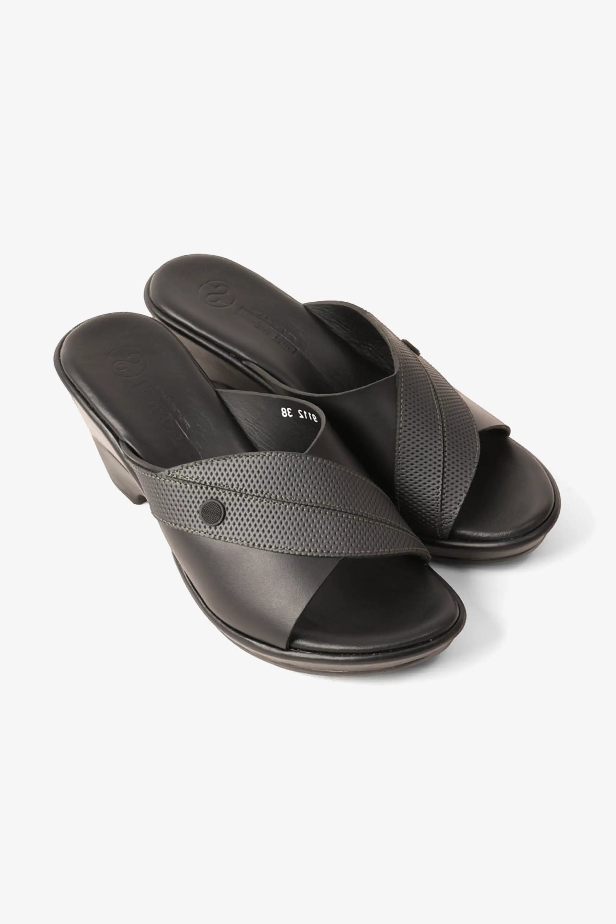 COMFORT PLUS SUPORTIVE LEATHER MULES WITH LOW HEEL BLACK - Seventy7