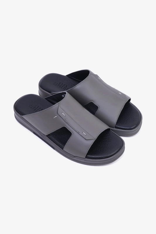 UOMO CAVALIER Men's Leather Slide Sandals with Cushioned Footbed Grey - Seventy7