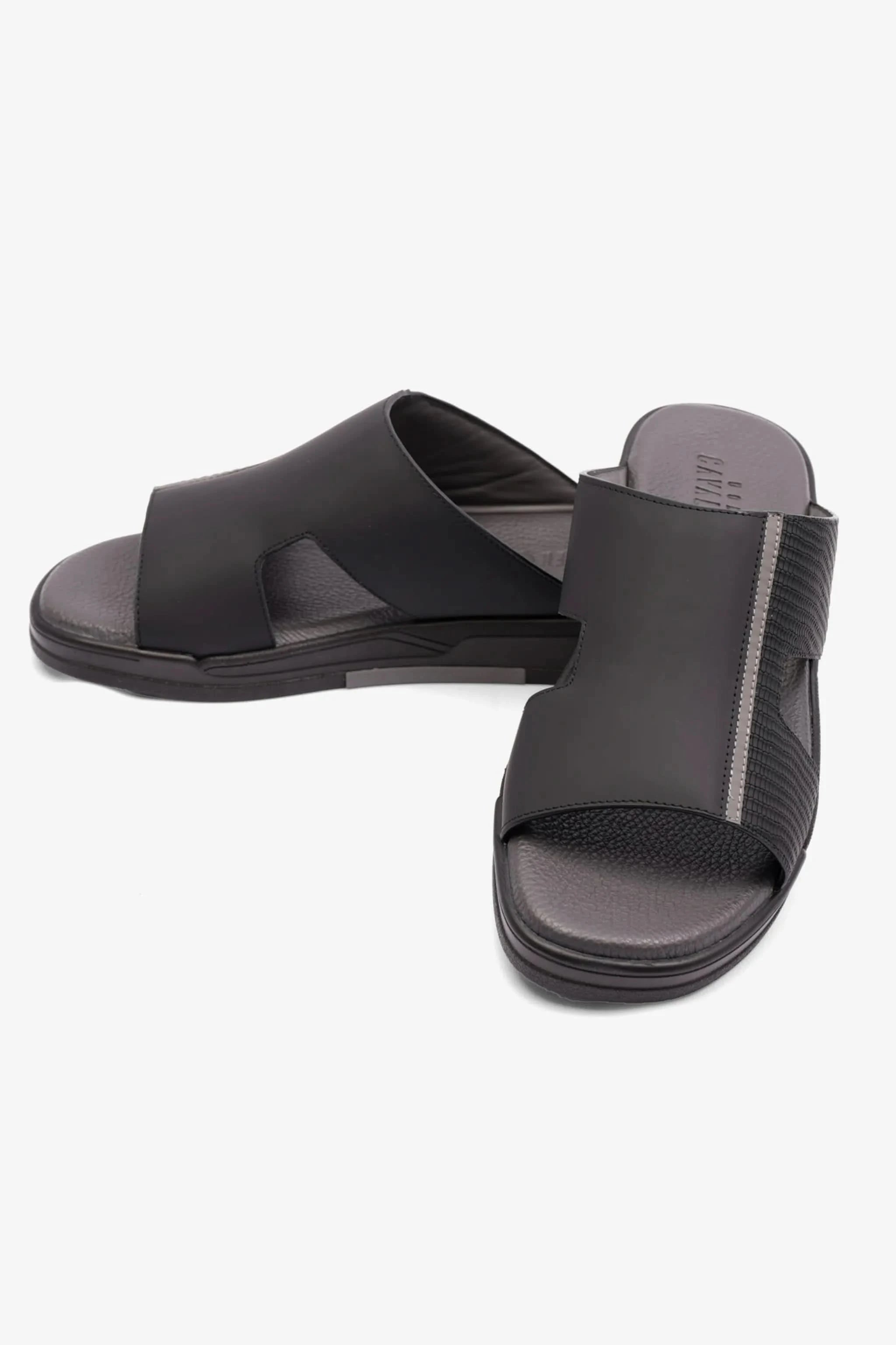 UOMO CAVALIER MENS ARABIC EXTRA CUSHIONED SANDALS BLACK - Seventy7
