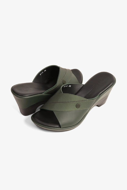 COMFORT PLUS SUPORTIVE LEATHER MULES WITH LOW HEEL GREEN