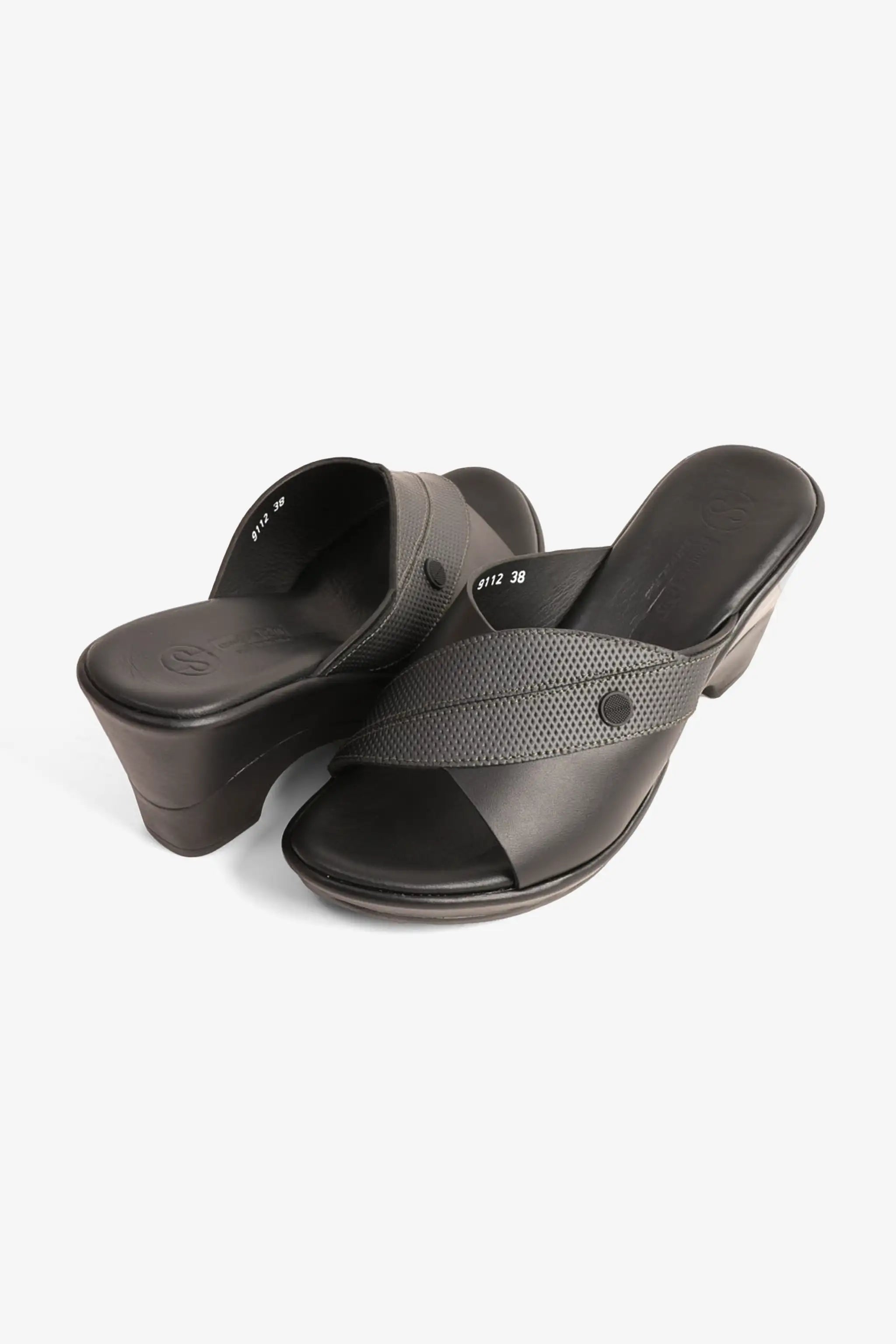 COMFORT PLUS SUPORTIVE LEATHER MULES WITH LOW HEEL BLACK