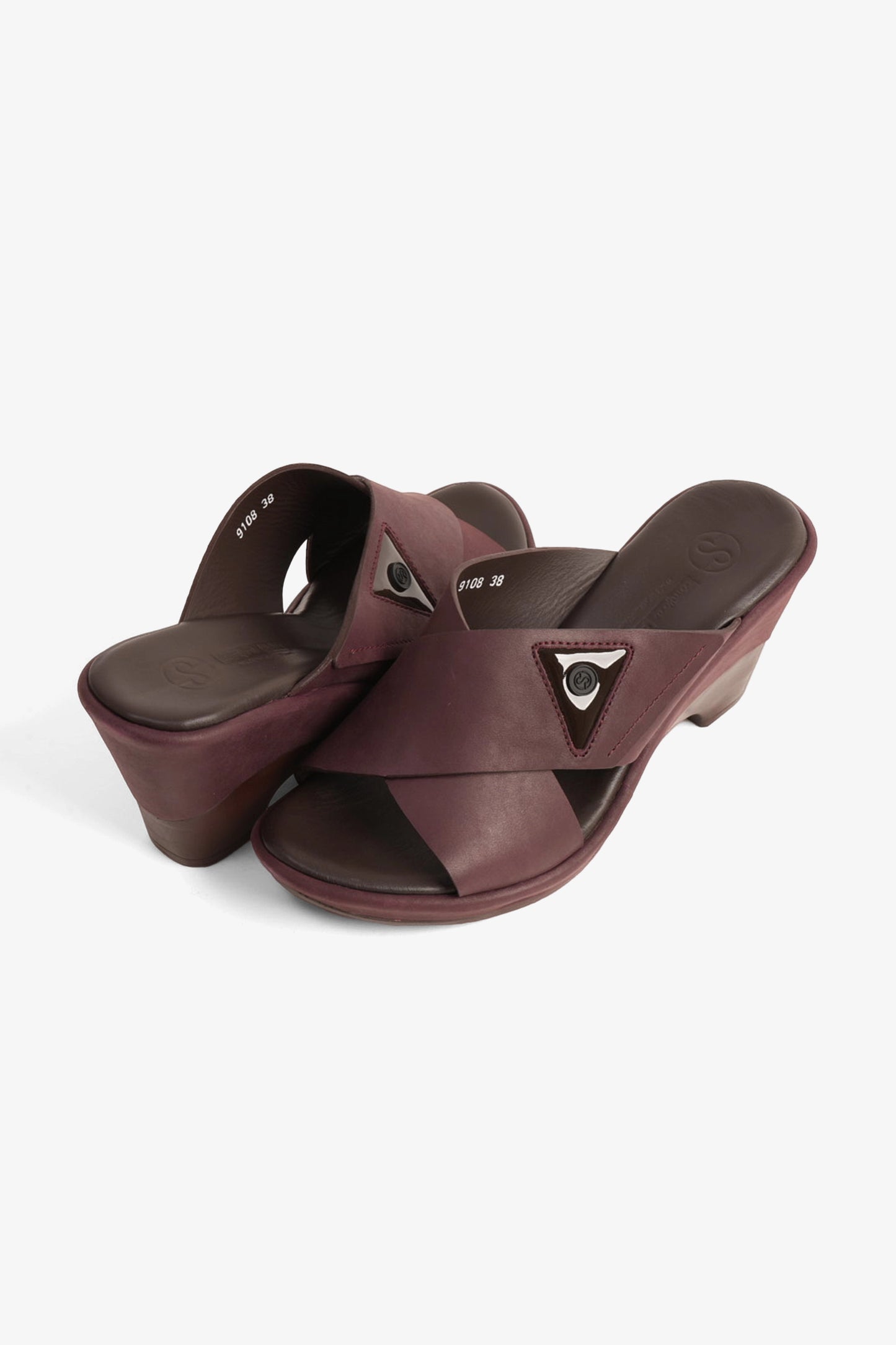 COMFORT PLUS LEATHER CROSS-STRAP WOMENS SLIDE SANDALS BROWN