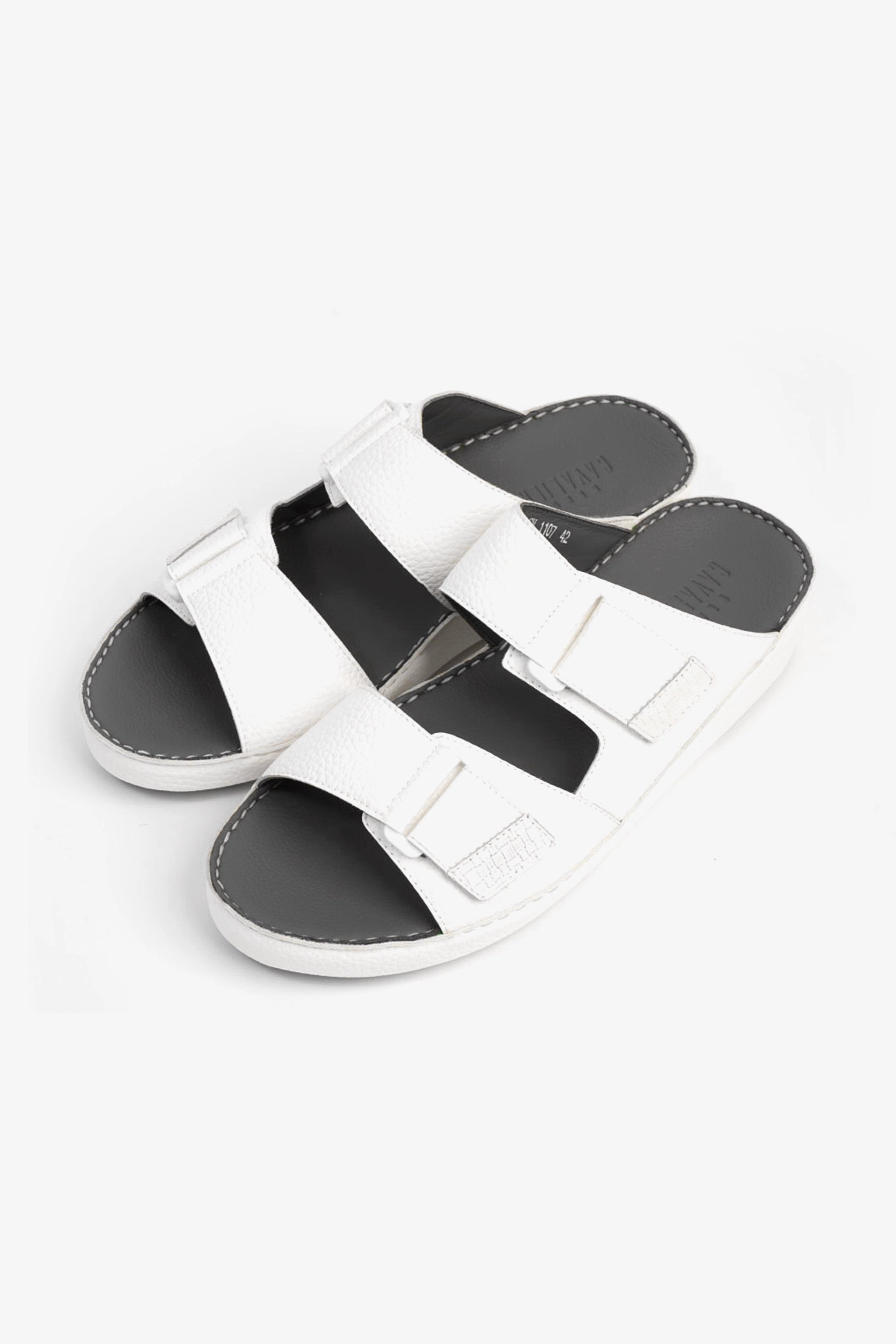 UOMO CAVALIER MEN'S ARABIC SANDAL WITH ADJUSTABLE STRAP WHITE