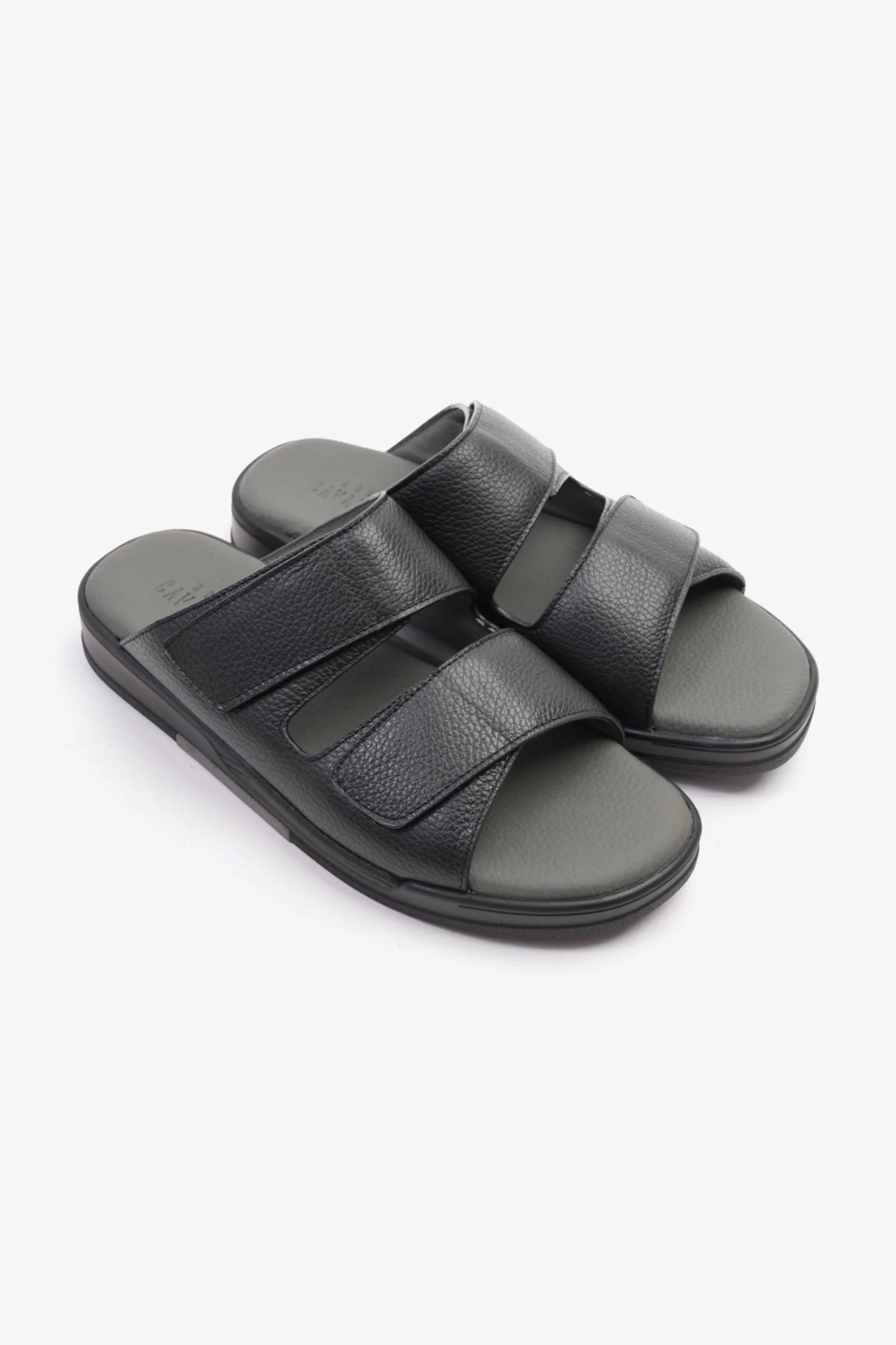 UOMO CAVALIER MEN'S LEATHER SANDALS, COMFORTABLE FOOTBED, SUMMER WEAR, VERSATILE BLACK