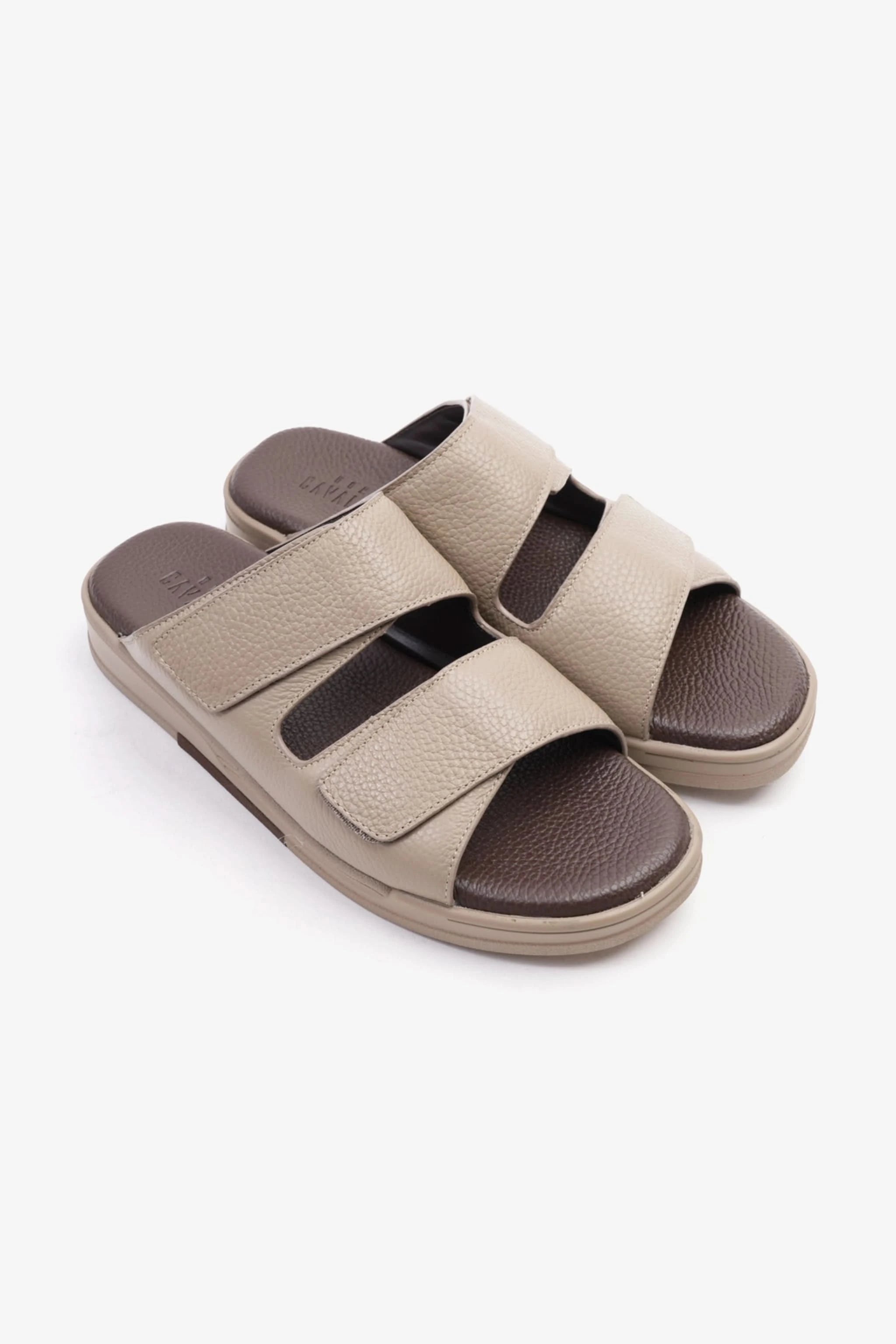 UOMO CAVALIER MEN'S LEATHER SANDALS, COMFORTABLE FOOTBED, SUMMER WEAR, VERSATILE STONE