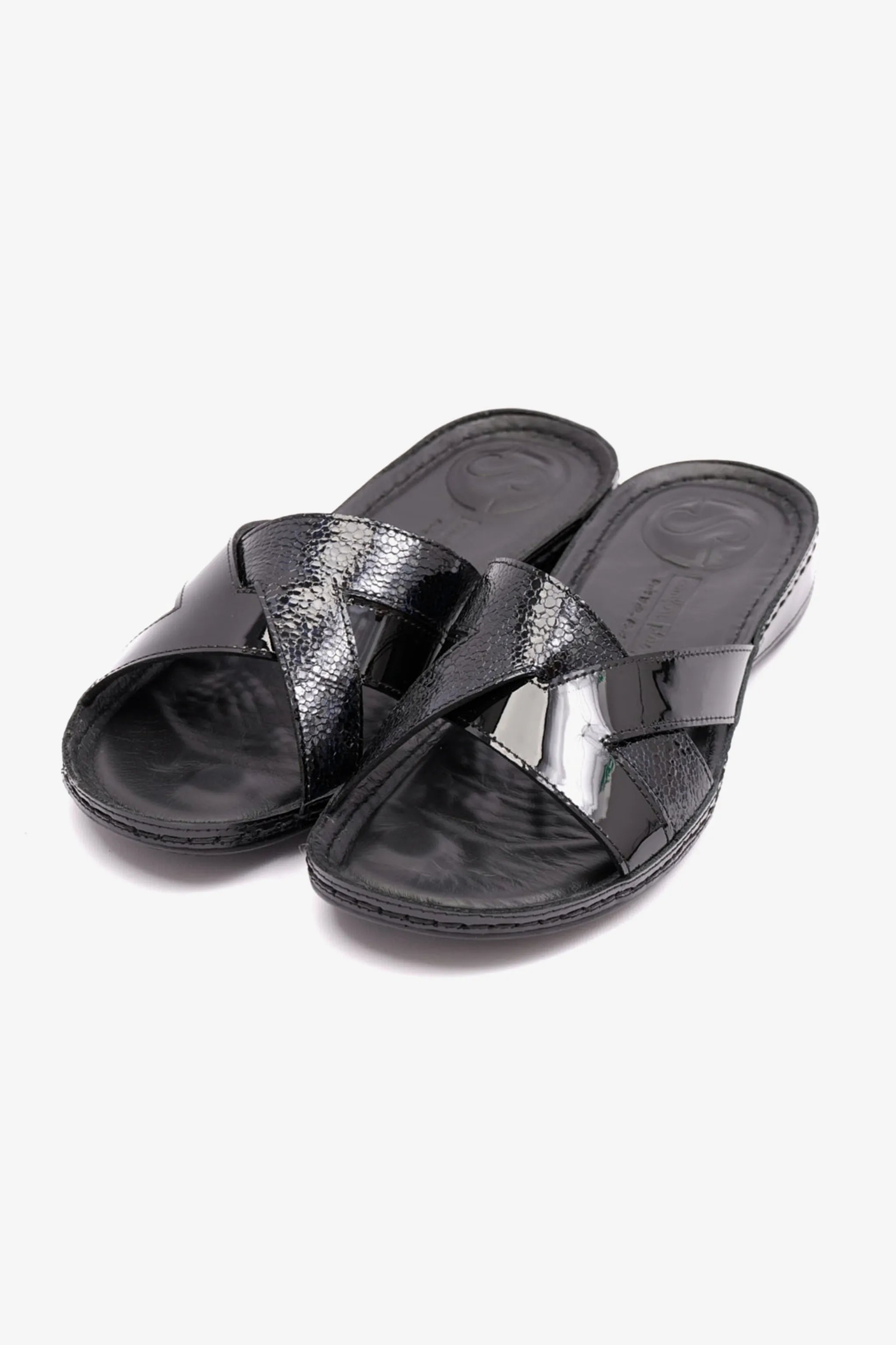 COMFORT PLUS SOFT FOOTBED PATENT LEATHER WOMENS SANDAL BLACK - Seventy7